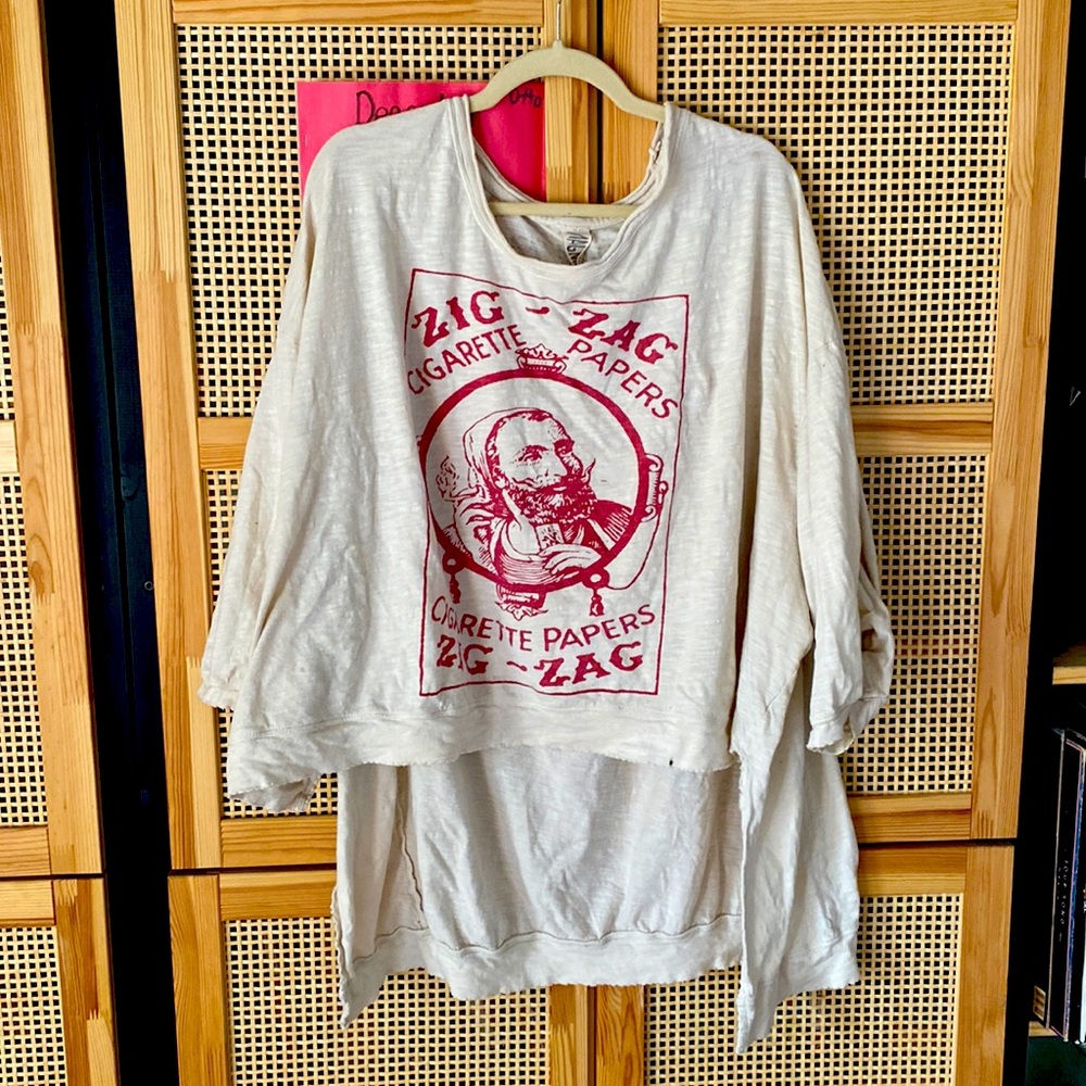 RARE magnolia Pearl high low zigzag tee 🚬